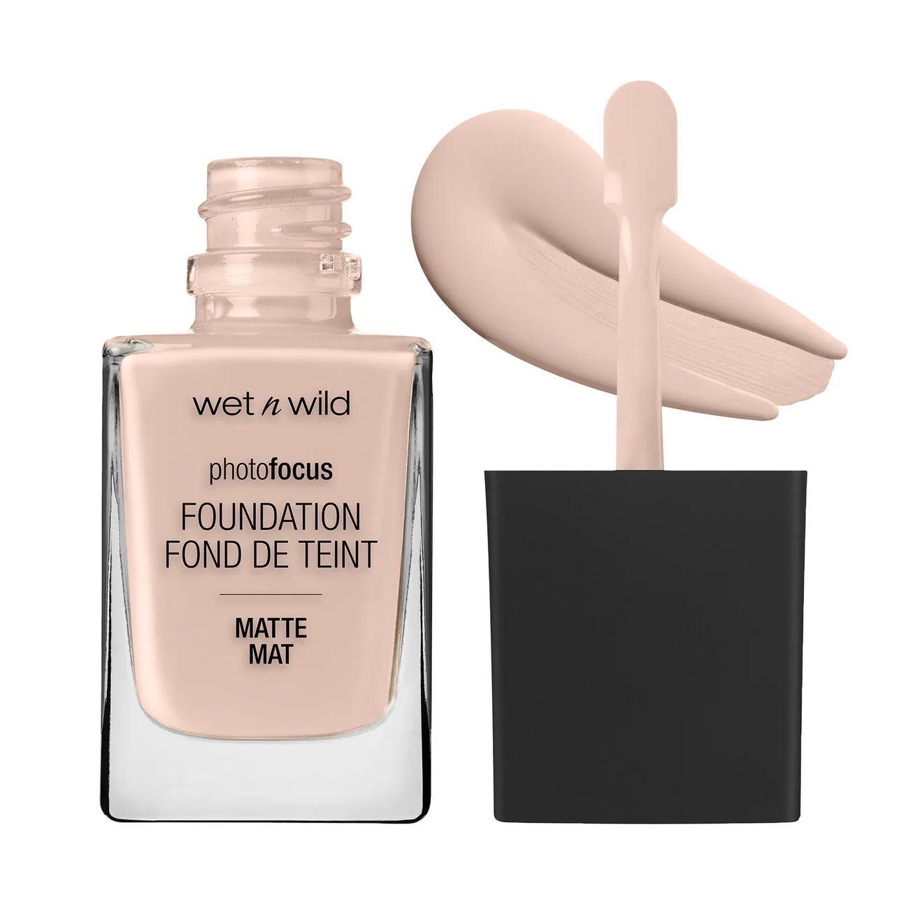 WET N WILD PHOTOFOCUS FOUNDATION FOND DE TEINT DEWY